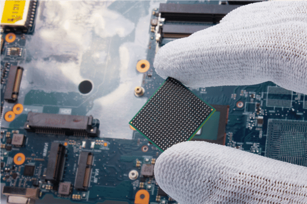 Mixed-dielectric HDI PCB on Rogers laminate for RF and 5G telecom